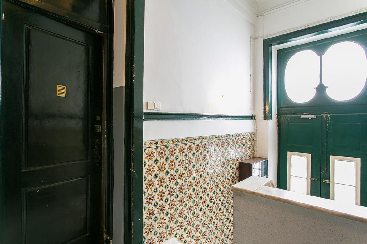 Lovelystay - Cozy 3bdr In Estrela Lissabon